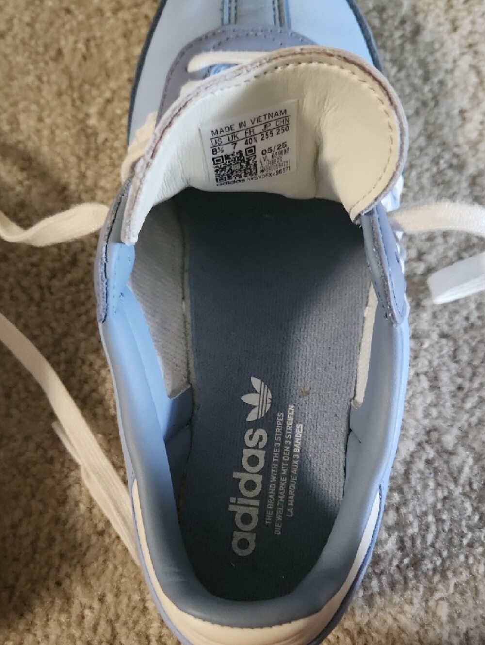 adidas Samba Sneakers in Light Blue and White - Picture 6 of 7